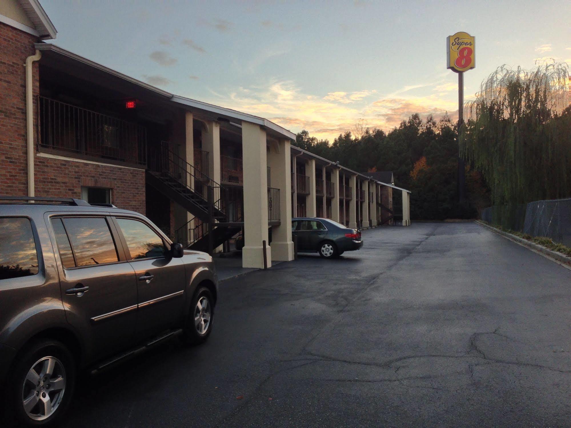 Super 8 By Wyndham Florence Bagian luar foto