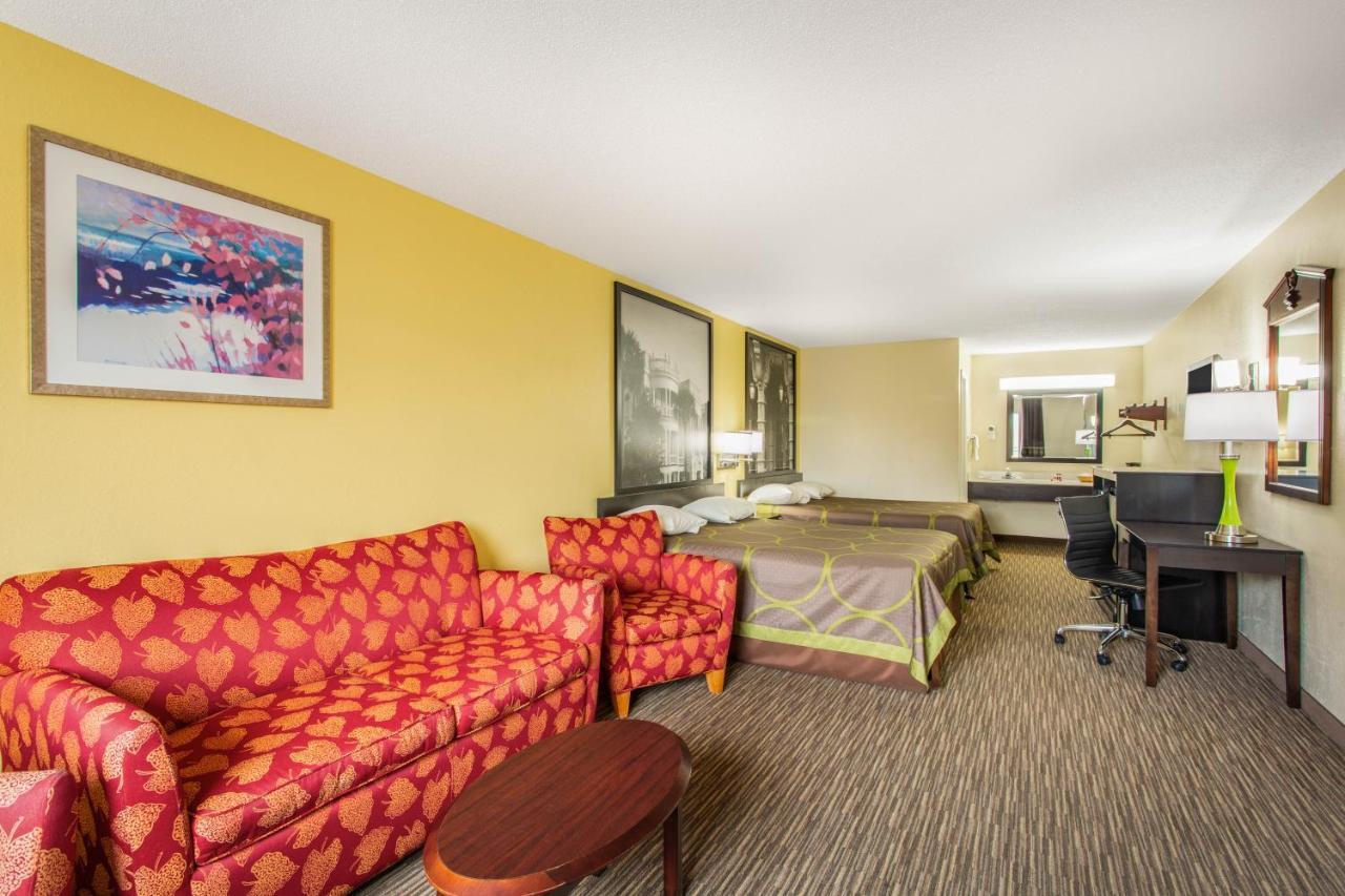 Super 8 By Wyndham Florence Bagian luar foto